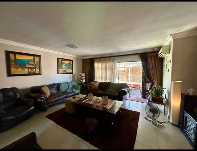 3 BEDROOM HOUSE FOR SALE IN SUNAIR PARK